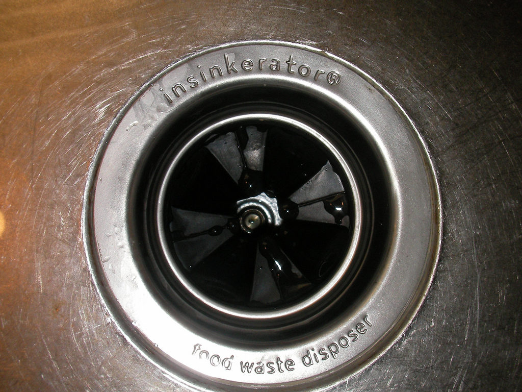 garbage disposal repair in los alamitos